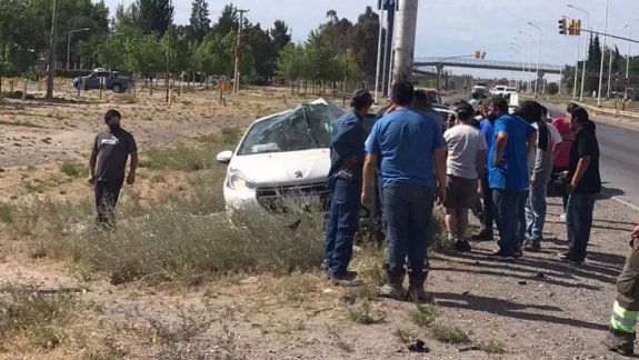 Una joven resultó herida tras chocar contra un poste