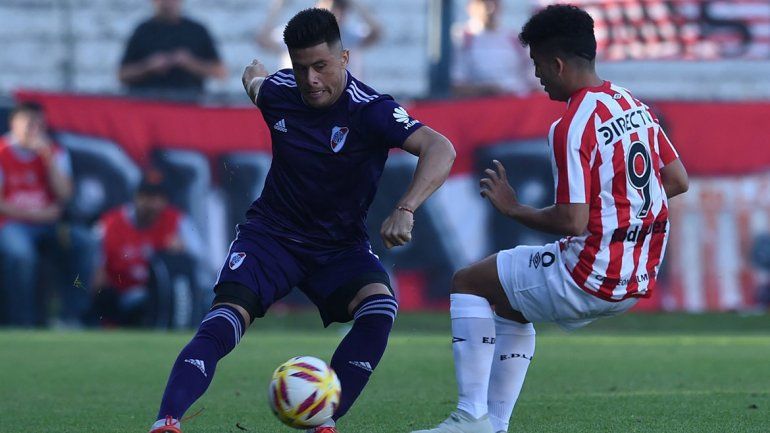 Con la cabeza en la Superfinal, River cayó en su visita a Estudiantes