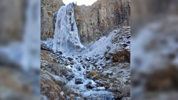 Impresionante video: el frío de Neuquén congeló una cascada