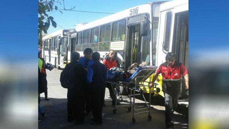 Triple choque de colectivos terminó con varios heridos