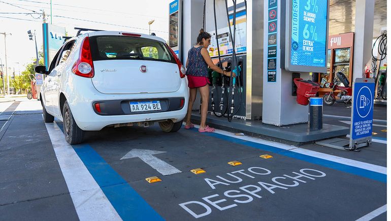 El descuento máximo que ofrece el autodespacho es de 9% sobre el valor de carga en el surtidor. El descuento máximo que ofrece el autodespacho es de 9% sobre el valor de carga en el surtidor.