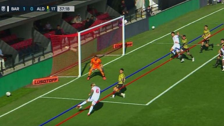 Otra vez con escándalo: el polémico gol de Barracas en el triunfo ante Aldosivi que convalidó el VAR