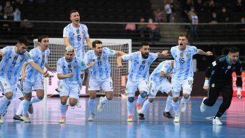 ¡argentina, a semis del mundial de futsal! penales y la reaccion de messi ¡argentina, a semis del mundial de futsal! penales y la reaccion de messi