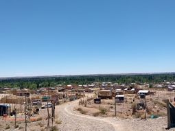 Hace años que el reclamo de autonomía y municipalización de Las Perlas viene resonando. Sin embargo, todavía no ha tenido respuesta. Nuevas conversaciones con legisladores buscan reactualizar el planteo, en procura de concretarlo como objetivo. Hace años que el reclamo de autonomía y municipalización de Las Perlas viene resonando. Sin embargo, todavía no ha tenido respuesta. Nuevas conversaciones con legisladores buscan reactualizar el planteo, en procura de concretarlo como objetivo.