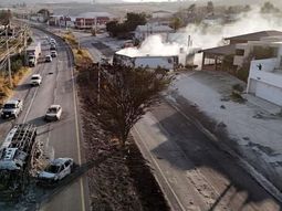 Violencia en Mexico: columnas de humo se elevan tras el ataque armado que facilitó la fuga de presos en Puerto Vallarta. Violencia en Mexico: columnas de humo se elevan tras el ataque armado que facilitó la fuga de presos en Puerto Vallarta.