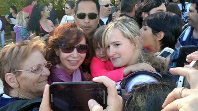 A 11 días de de haber dejado el mando, Cristina reapareció en las redes