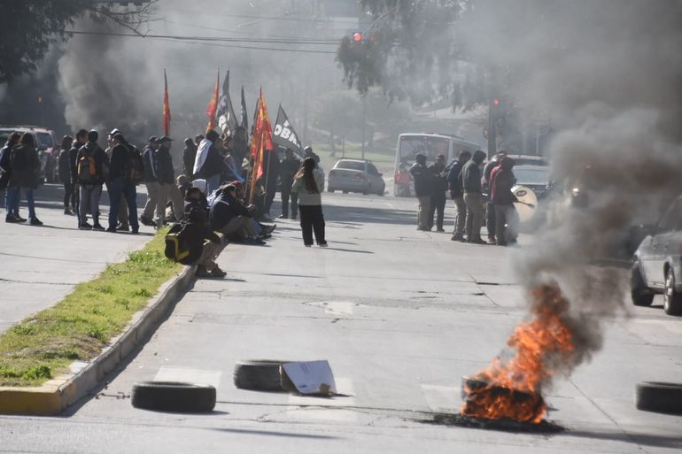 Miércoles de protestas en pleno centro: dónde son y qué reclaman