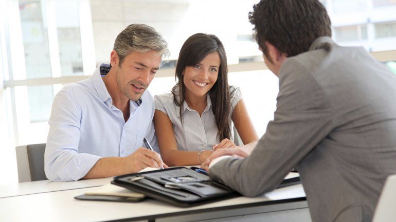 Aseguran que los créditos bancarios crecieron un 32%