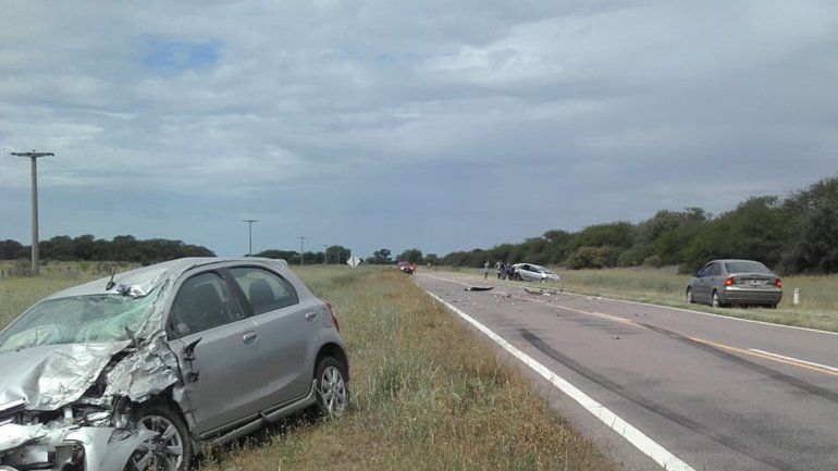 Una familia neuquina se salvó tras un violento choque en la Ruta 152