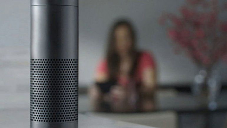 Con un láser, se puede hackear a altavoces digitales