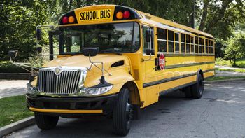Un niño le dio una carta al conductor de un micro escolar y salvó a su madre en Estados Unidos (Imagen ilustrativa) Un niño le dio una carta al conductor de un micro escolar y salvó a su madre en Estados Unidos (Imagen ilustrativa)