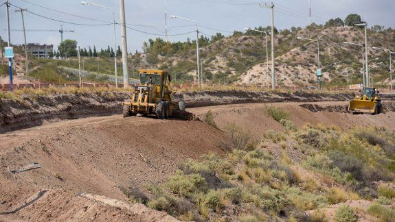 Exigen suspender la obra de la Avenida de los Ríos