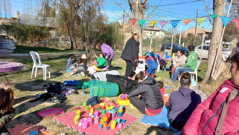 Barriletes en Bandada: necesitan manos para ayudar a más de 200 chicos