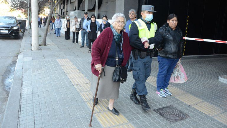 Aislamiento: Provincia anunció medidas para acompañar a los mayores de 60 años