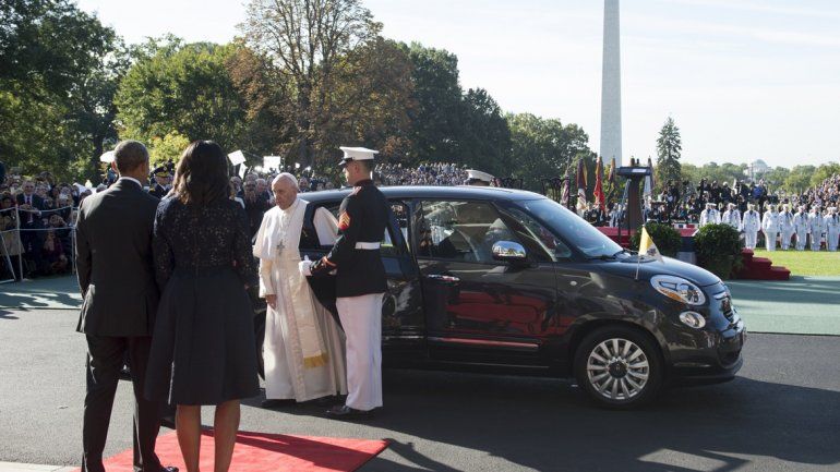 El Fiat 500 Lounge que usó Francisco en Estados Unidos. Lo recaudado en el remate se destinará a caridad.