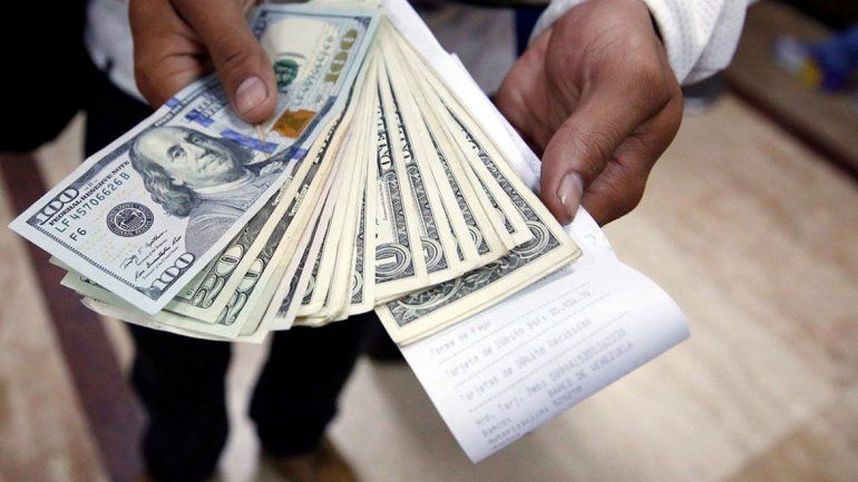 Récord: el dólar llegó a los $44,30