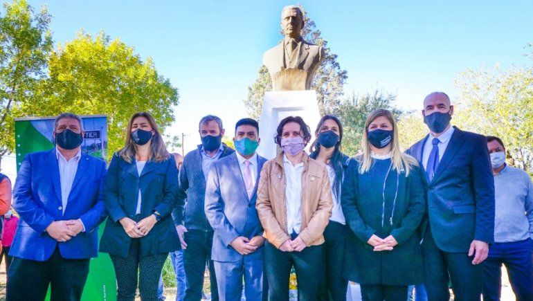 Con un sencillo acto con los vecinos, Plottier festejó sus 86 años