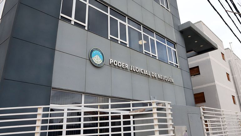 Un padre deberá indemnizar a su hija por no reconocerla.