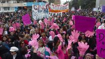 diez anos del ni una menos: en fotos, asi fue la primera marcha en neuquen