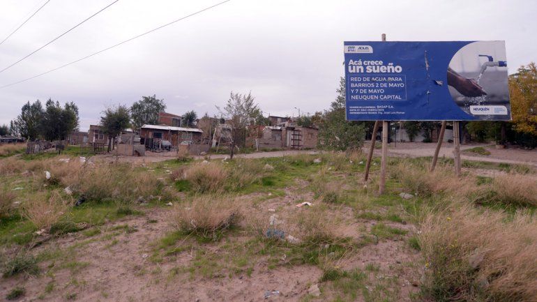 Algunos asentamientos pronto contarán con los servicios básicos. Esperan regularizar todas las tomas.