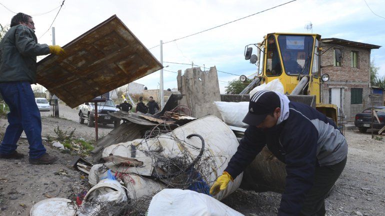 De heladeras a ramas y escombros, juntaron 30 toneladas de basura en dos días