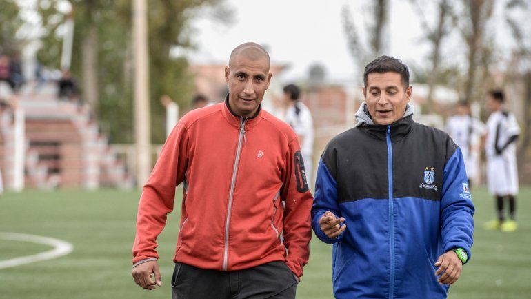 El técnico Ibaceta junto al preparador físico. No vamos a renunciar a nuestra idea