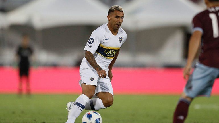 Ataja Andrada y Tevez y Zárate juntos en el ataque