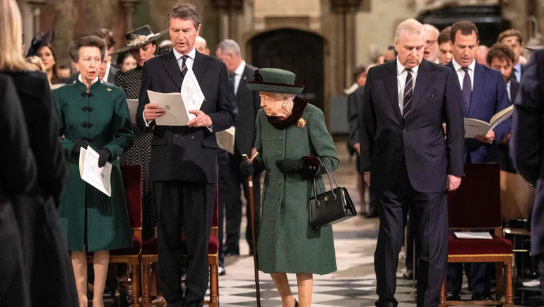 Isabel II, 70 años de un reinado que resistió crisis y unió naciones
