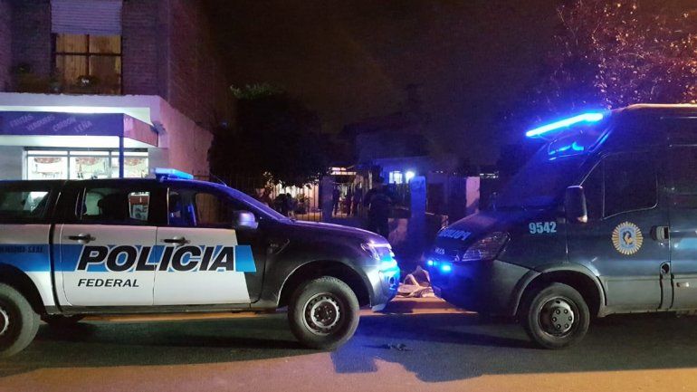La delegación Neuquén de la Policía Federal realizó tres allanamientos en el barrio Belgrano