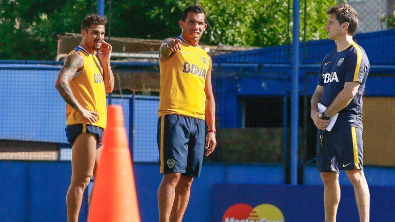 El Mellizo piensa en la dupla Tevez-Osvaldo para el trascendental partido de mañana en la Fortaleza granate.