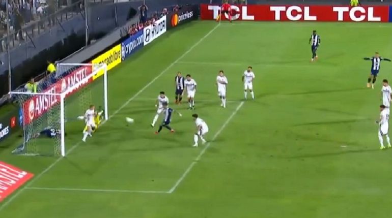 Un Boca paupérrimo perdió con Alianza Lima en Perú