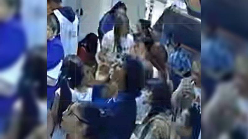 Unos 20 militantes ingresaron por la fuerza a la sede de ATEN y violentaron a las empleadas que se encontraban en el lugar. | LM Neuquen Unos 20 militantes ingresaron por la fuerza a la sede de ATEN y violentaron a las empleadas que se encontraban en el lugar.