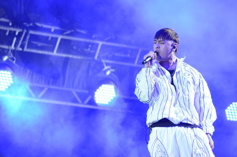 Gotti (Tiago PZK) en vivo por LMNeuquén desde la Fiesta de la Confluencia 2025 / Foto