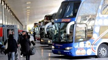 El Gobierno eliminó las compensaciones económicas que recibían las empresas por los pasajes gratuitos de larga distancia. El Gobierno eliminó las compensaciones económicas que recibían las empresas por los pasajes gratuitos de larga distancia.