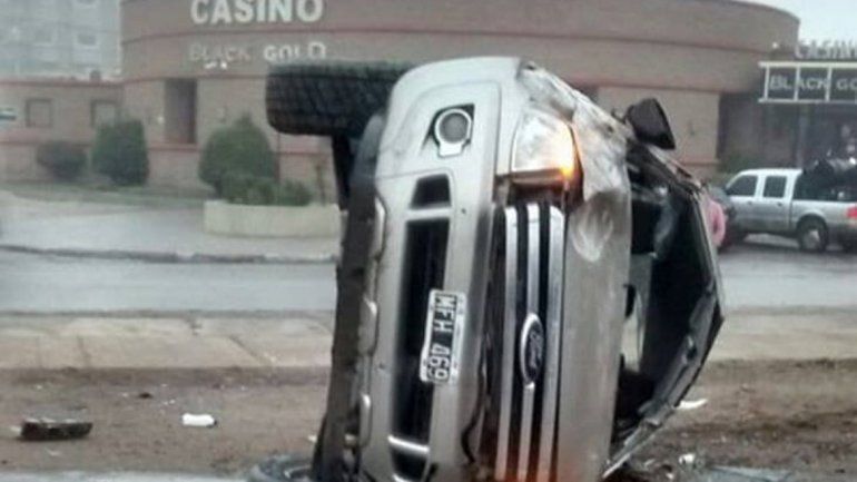 Seis heridos tras un choque y un vuelco en la Ruta 22