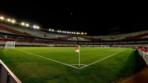 Qué amistosos de Primera se juegan y cuál va televisado