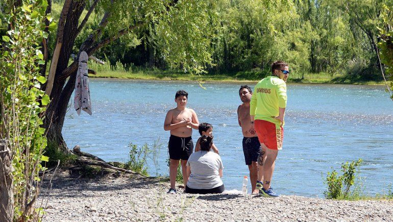 Finde XXL: hubo 40 rescates en los balnearios neuquinos