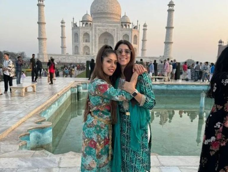 Las hermanas, en lugares que cuando estaban en Comodoro Rivadavia ni pensaban en conocer. Las hermanas, en lugares que cuando estaban en Comodoro Rivadavia ni pensaban en conocer.