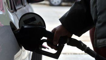 por la crisis, llenar el tanque de nafta es toda una rareza por la crisis, llenar el tanque de nafta es toda una rareza