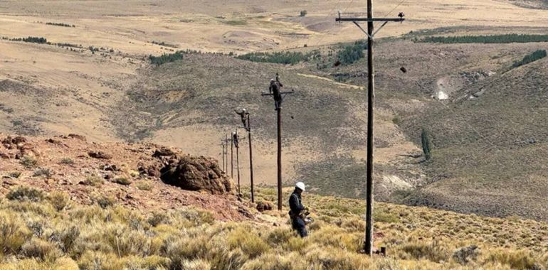 Toda la noche sin luz ni agua: un gran apagón afecta al norte neuquino