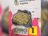 Los sospechosos ocultaban un poco más de 146 gramos de marihuana.