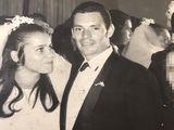 La historia del hombre que llevó a su propia boda a su amante