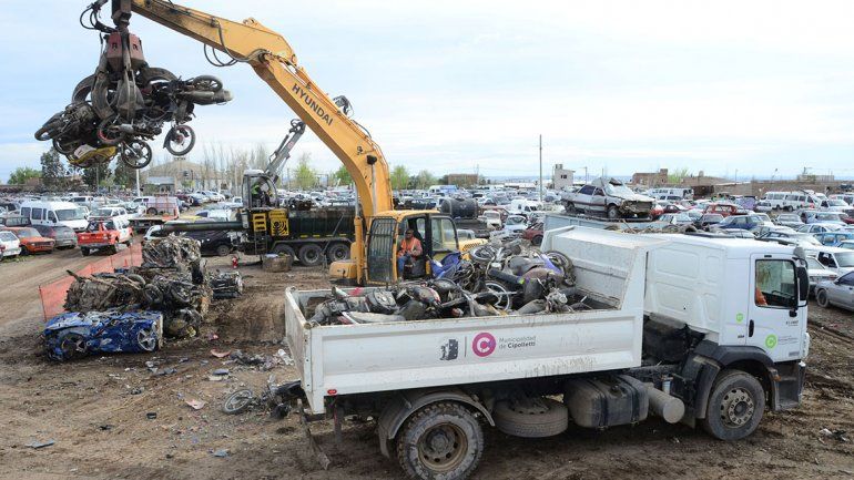 Hicieron chatarra más de 900 motos que nadie reclamó
