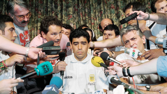 Diego Armando Maradona en la conferencia de prensa posterior al doping positivo.&nbsp;