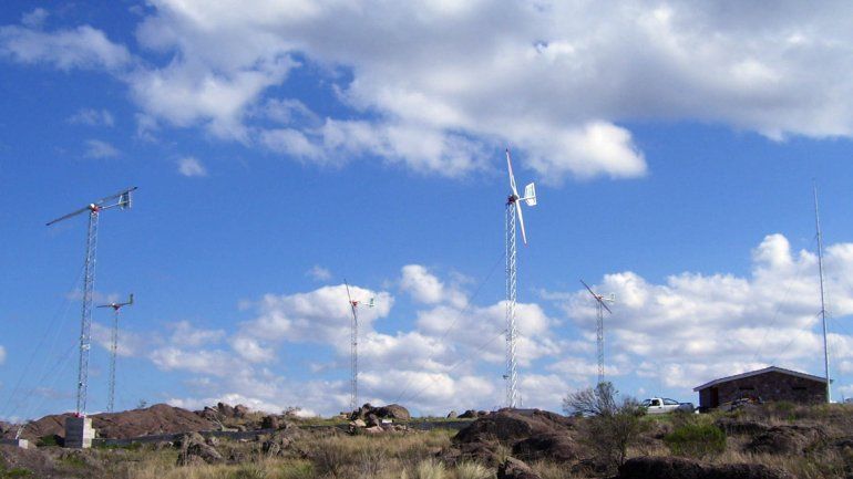 Firmaron un convenio para producir energía eólica en Challacó