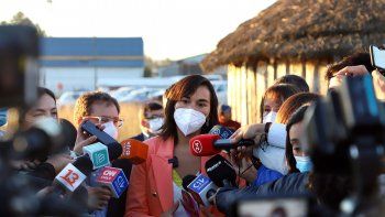 conflicto mapuche: ministra chilena freno acto por disparos al aire conflicto mapuche: ministra chilena freno acto por disparos al aire