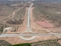 Sobre Ruta 7 construirán una rotonda que la unirán a la circunvalación en Añelo. Sobre Ruta 7 construirán una rotonda que la unirán a la circunvalación en Añelo.