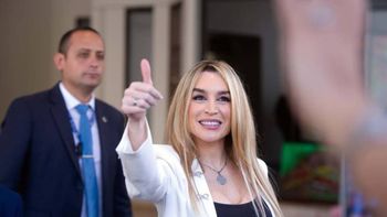 el outfit de fatima florez durante la asuncion de javier milei el outfit de fatima florez durante la asuncion de javier milei