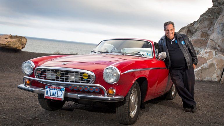 La mujer fue al supermercado y aceleró sin sacar el freno de mano.