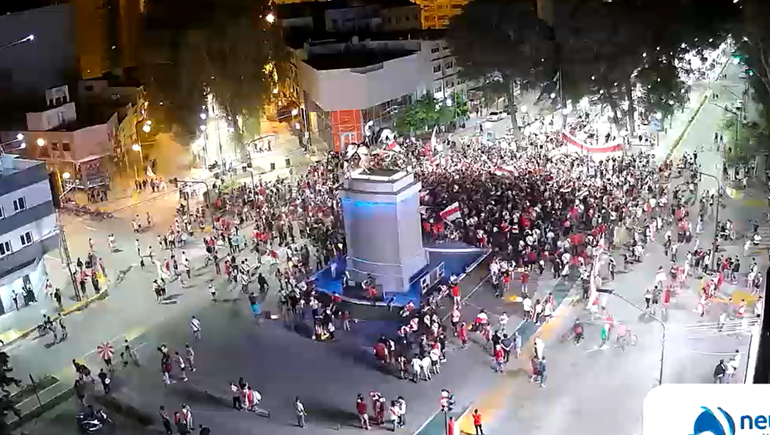 Monumental festejo del River campeón en el centro neuquino